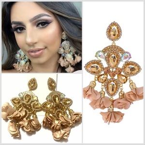 🔥🔥🆕Beige and Gold Boho Flower Crystal Rhinestone Tassel Earrings